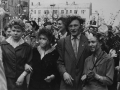 Праздничное шествие на ноябрьской демонстрации на проспекте Ленина, 1960-е годы