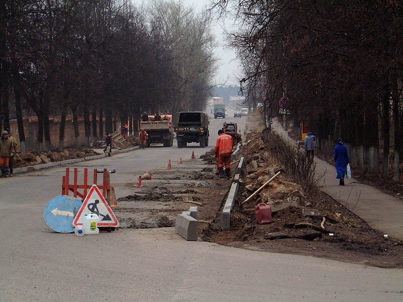 Проспект Испытателей, идет реконструкция бордюров, 2004 год