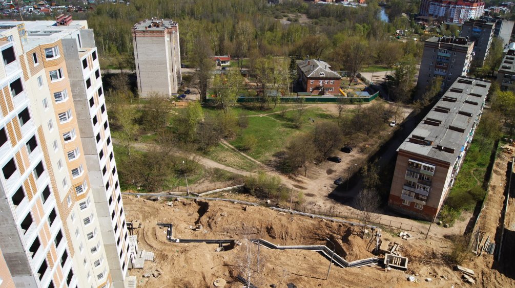Вид с новых домов на улицы Морозова и Краснофлотская, 2015 год