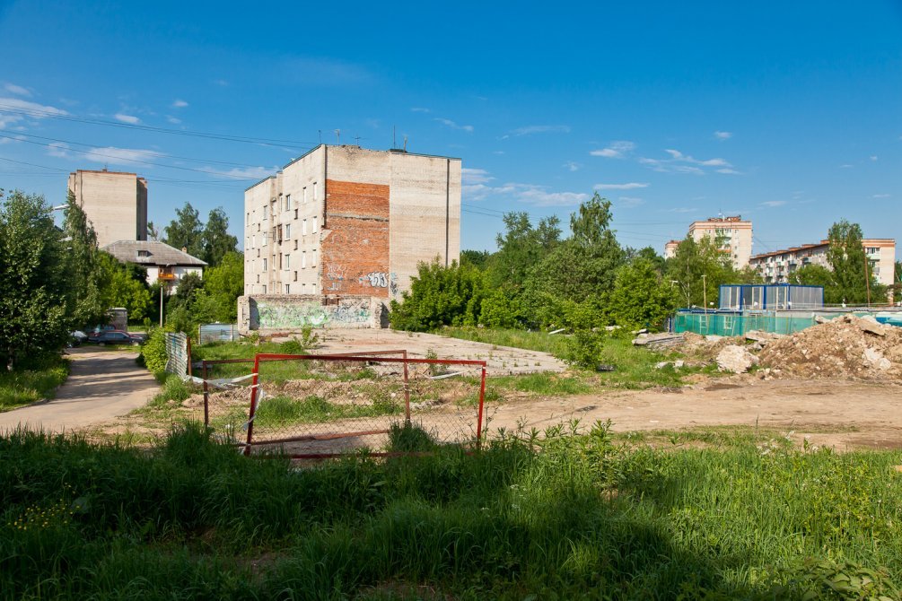 Долгострой на улице Морозова дом №17, 2013 год