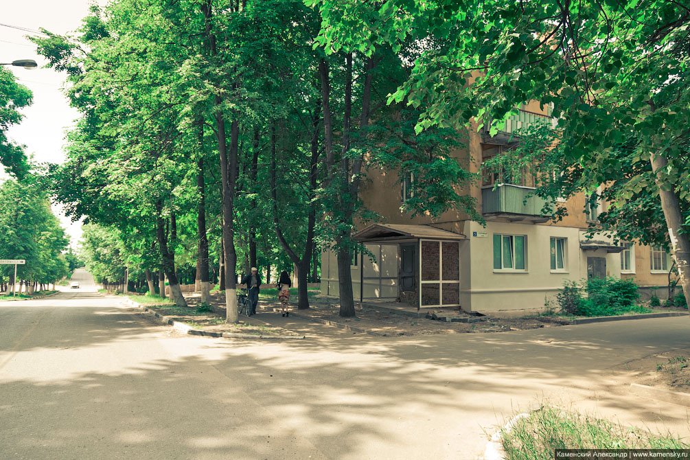 Дом №5 на Спортивной улице, новый магазин на 1 этаже, ноябрь 2010 года