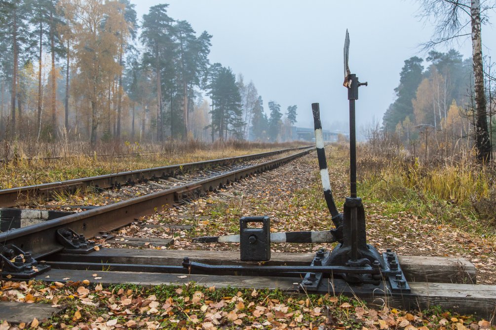 Железнодорожный разъезд около поселка УКС, октябрь 2015 года