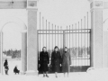 Деревянные входные ворота на стадион с Комсомольской улицы, 1960-е годы