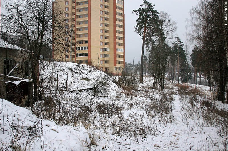 Место, где стояли дома улицы Трудовой, на заднем плане дома на Гагарина