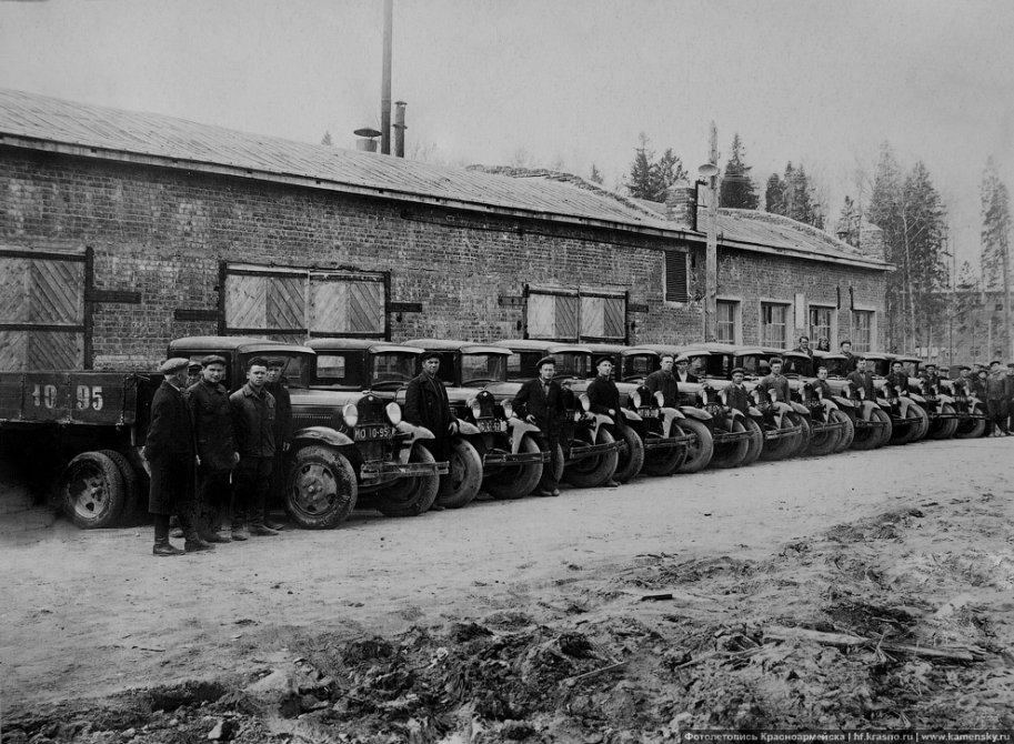 Гараж Софринского артиллерийского полигона (сейчас НИИ Геодезия), 1940-е годы, ГАЗ-АА