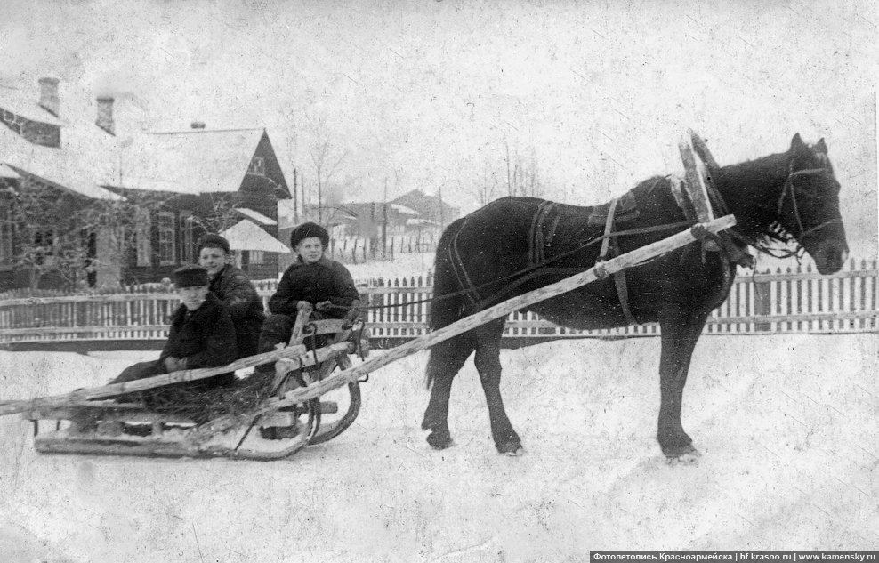 Деревня Путилово, 1950-е годы, на подводе