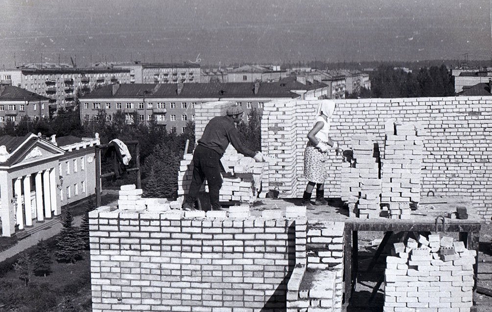 Строительство дома 17 в микрорайоне Северный, 1970-е годы