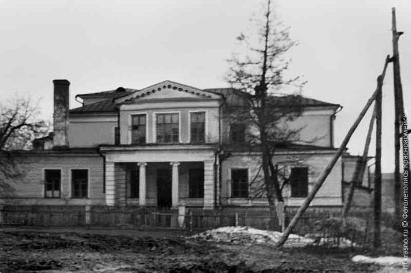 Типовой 2-х этажный жилой дом начала 60-х годов в рабочих поселках Урала