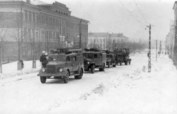 Городская пожарная команда около школы №2, 1960-е годы