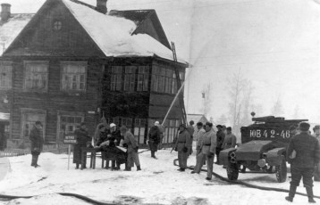 Тренировка пожарной команды около домов, которые стояли на месте современных домов Гагарина и Строителей, 1960-е год