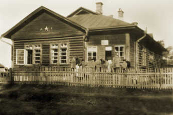 Детский дом для беспризорных детей находился в районе дома №19 на улице Лермонтова, 1920-е годы