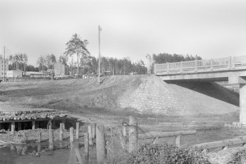 Остатки «низкого» моста и новый мост, 1970-е годы