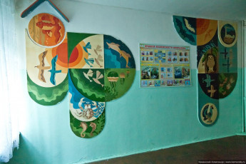 Внутри школы №1, июнь 2011 года