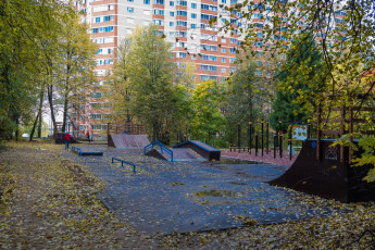 Скейт-площадка за ДК Ленина, октябрь 2017 года