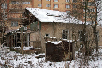Место, где стояли дома улицы Трудовой, на заднем плане дома на Гагарина