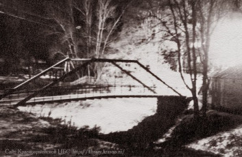 Подвесной мост через водоотводной канал, 1980-е годы