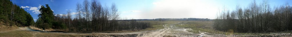Панорама долины реки Вори, здесь находилась конечная у пути УЖД на болото