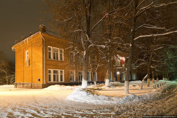 Администрация города Чкалова №25, так же известный как "Английский дом", 2013 год